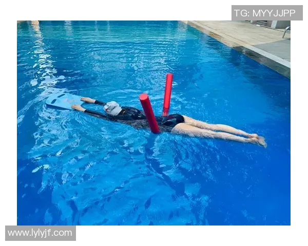 游泳教学全攻略 从基础动作到提高技巧的全面指导